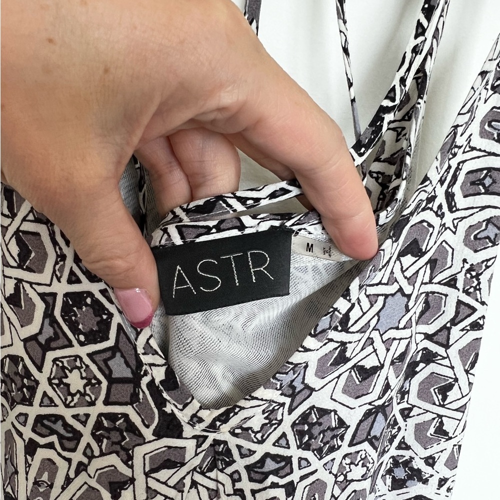 ASTR High Low Dress - Picture 3 of 3